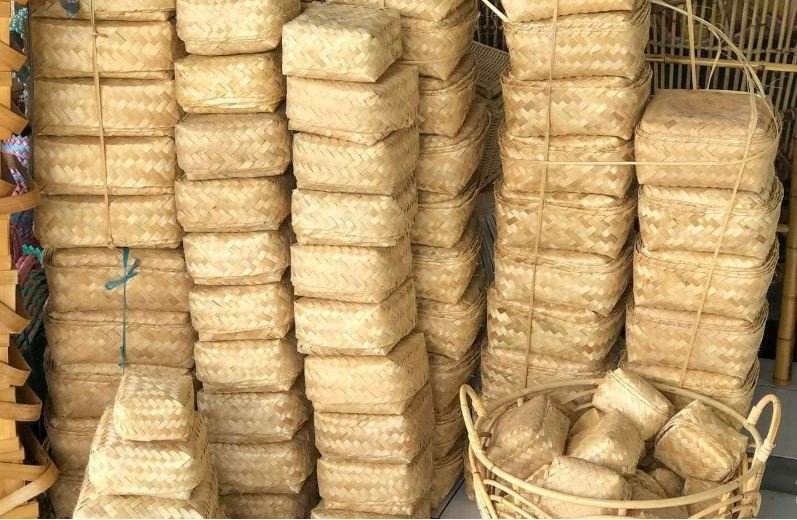 Kerajinan Besek Bambu
